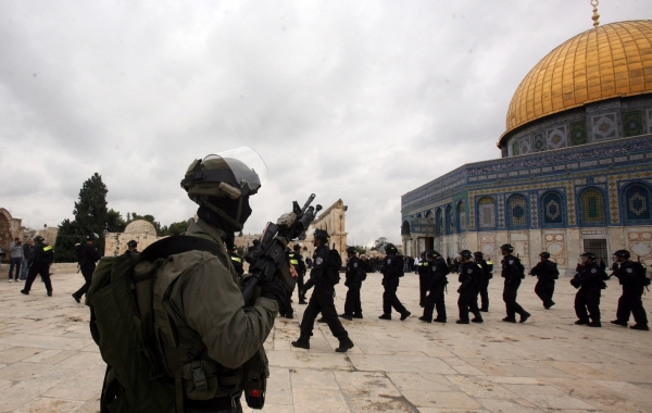 الاحتلال يحول مدينة القدس المحتلة الى ثكنة عسكرية.