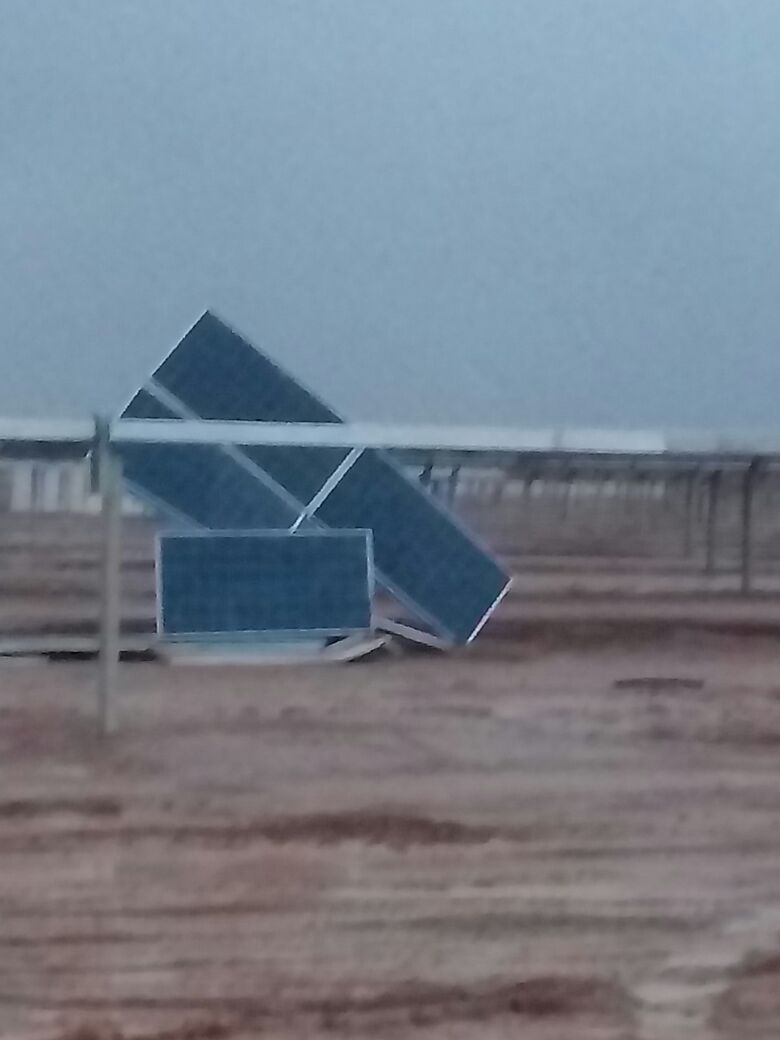 بالصور.....تضرر مشروع الطاقة الشمسية في حوشا.