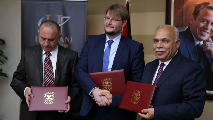 جامعة عمان الأهلية وجامعة صوفيا البلغارية توقعان اتفاقية تعاون اكاديمي.