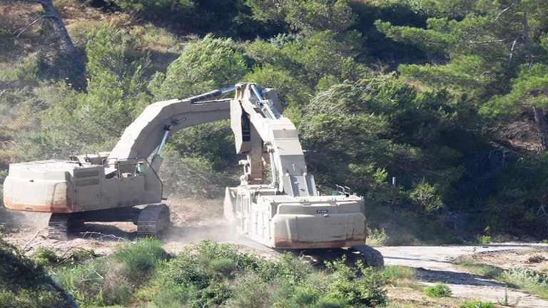 الجيش الإسرائيلي يجدد حفرياته عند الحدود اللبنانية