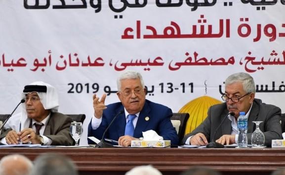 عباس: صفقة القرن ستفشل مثلما حدث لمؤتمر البحرين