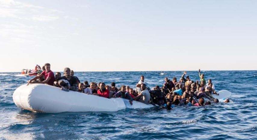 الهلال الاحمر التونسي : ارتفاع ضحايا كارثة سفينة المهاجرين إلى 72 قتيلاً