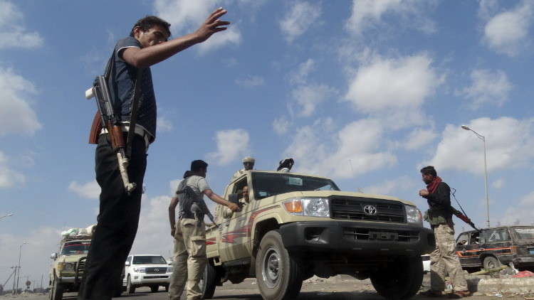 مقتل 3 جنود و4 إرهابيين بهجوم انتحاري في محافظة أبين اليمنية
