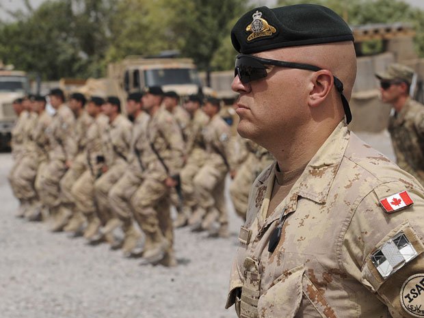 كندا تعلن وقف عمليات قواتها الخاصة في العراق .