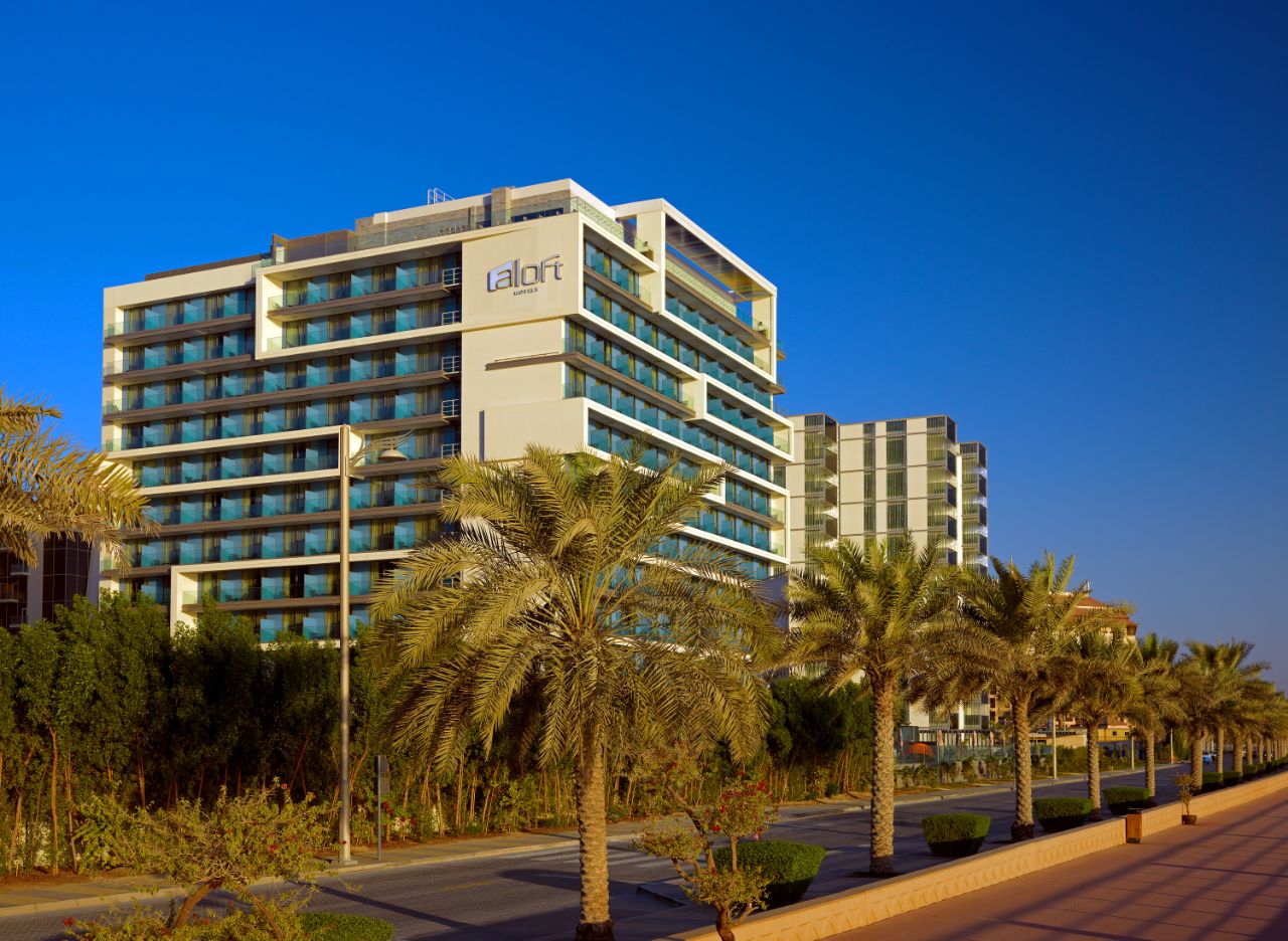 فندق ألوفت نخلة جميرا يفتتح أبوابه رسميًا في دبي.