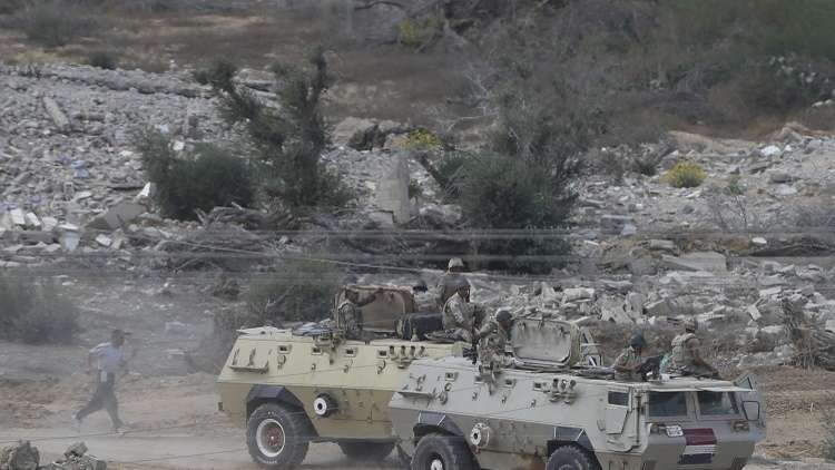الجيش المصري يقضي على 10 إرهابيين في سيناء