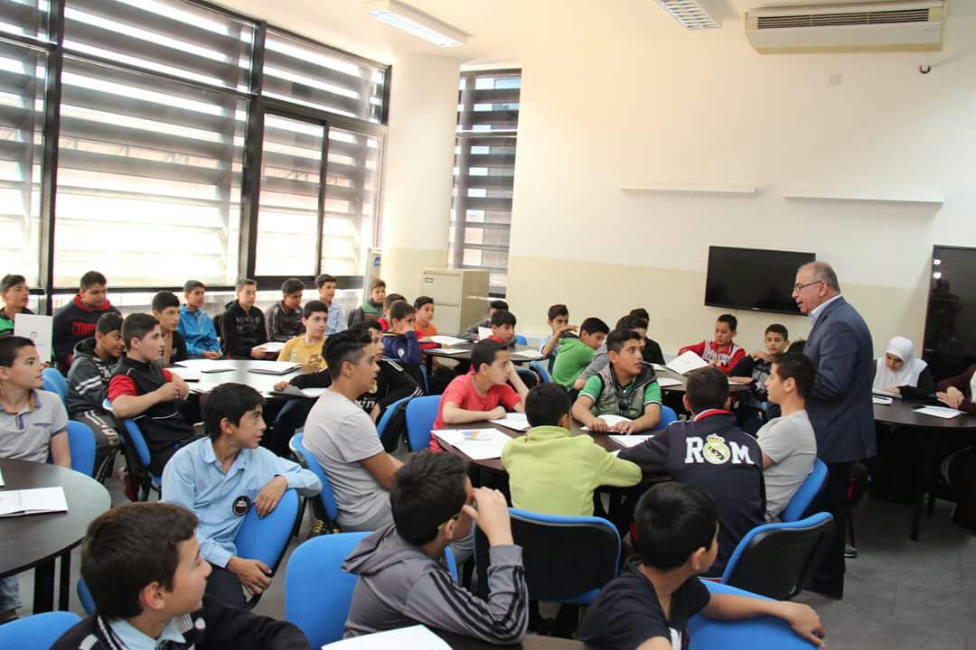 محاضرتان في عمان العربية لطلبة مدراس في التواصل الاجتماعي والبرمجة.