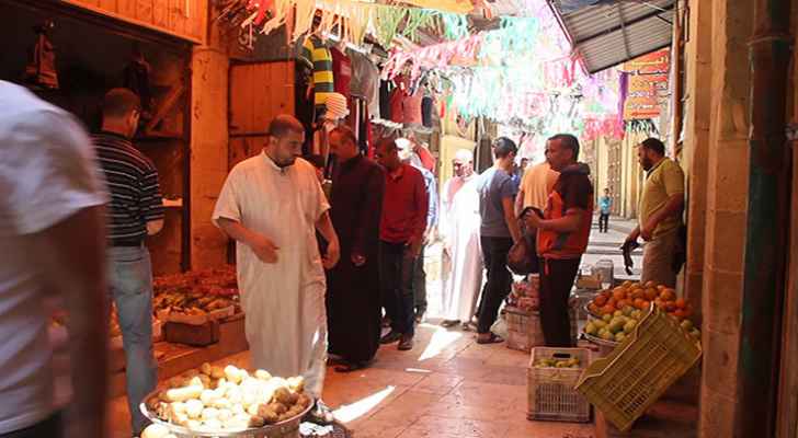 السلط: حركة تجارية ضعيفة والأسواق شبه خالية من الزبائن.