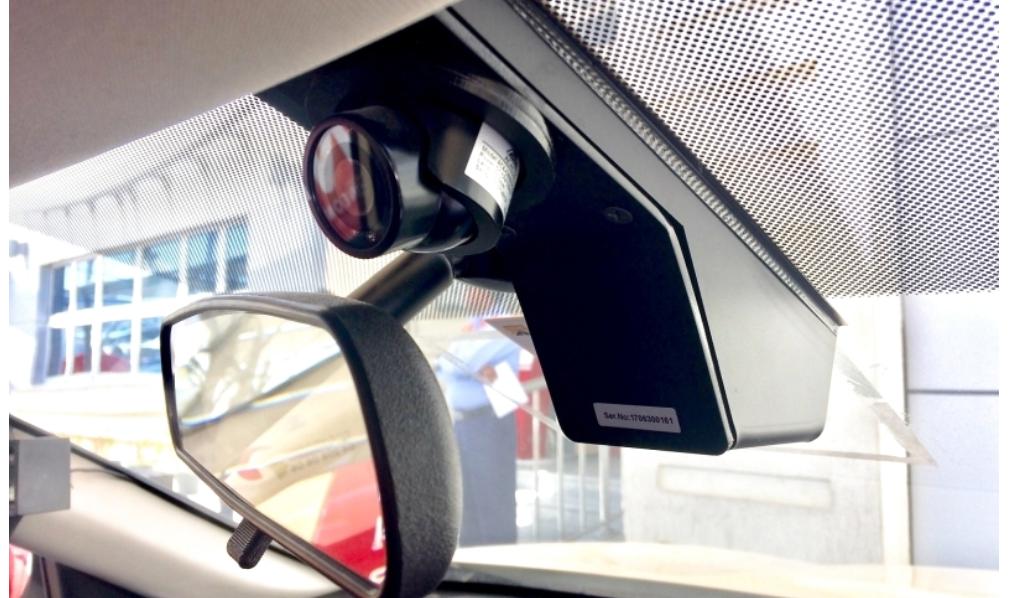كاميرات مراقبة في مركبات الأجرة بالامارات.