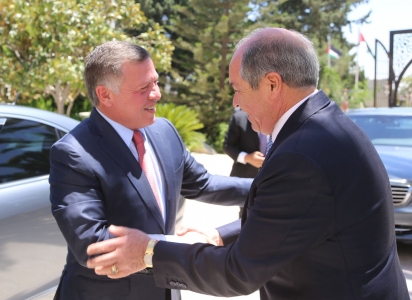 الملقي في حضرة الملك بقصر الحسينية