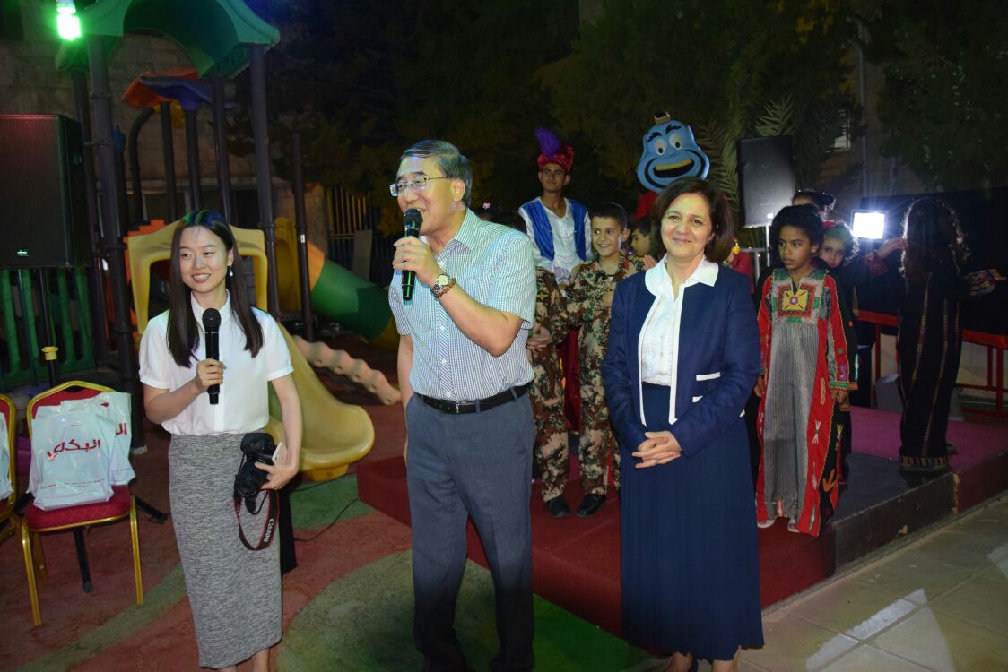 بحضور السفير الصيني في عمان  لطوف ترعى افطارا رمضانيا للايتام في مؤسسة الحسين الاجتماعية.