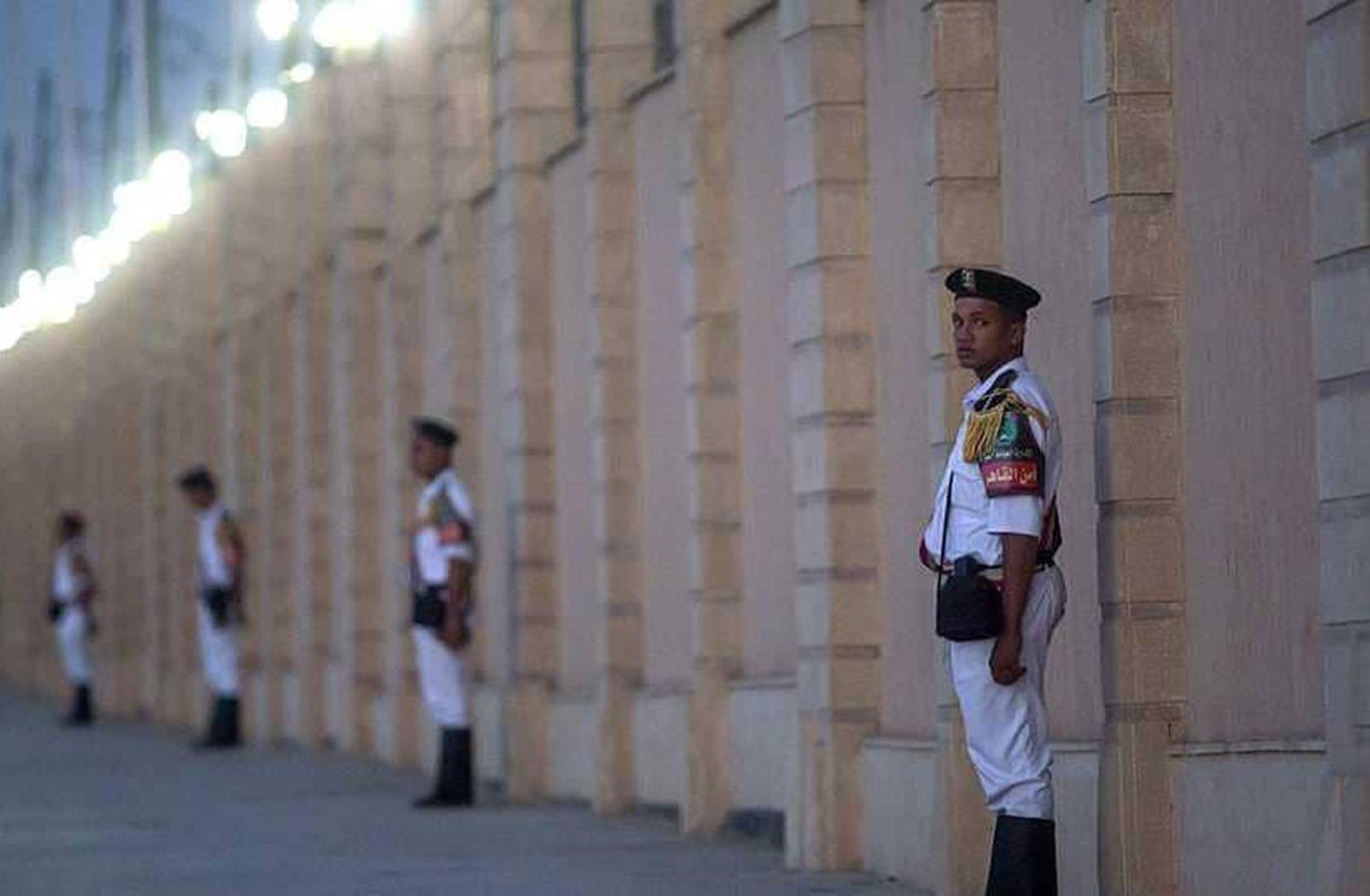 مصر تفرج عن مئات السجناء.
