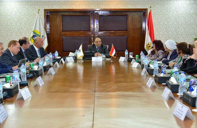 وزير التنمية المحلية يلتقي وفد المستثمرات العرب في القاهره.