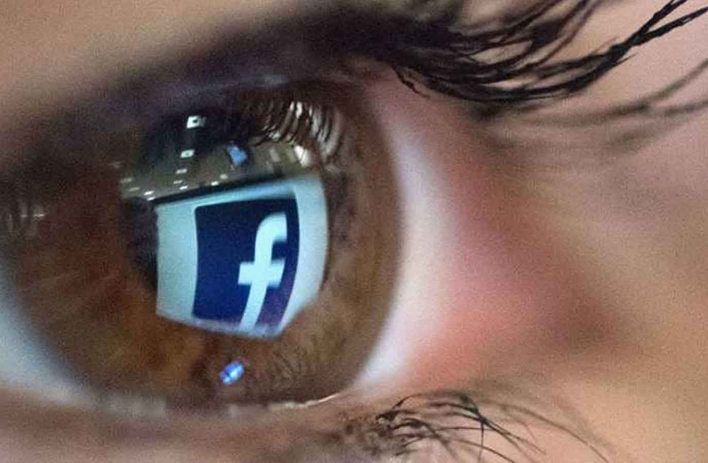 براءة اختراع تكشف خطة فيسبوك للتجسس على المستخدمين.