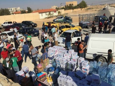 أهالي الرمثا والمفرق يجمعون كميات كبيرة من المساعدات للاجئين السوريين على الحدود