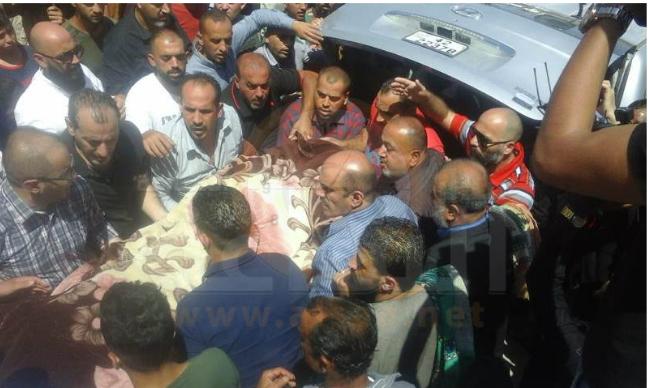 الآلاف يشيعون جثمان الفنان ياسر المصري