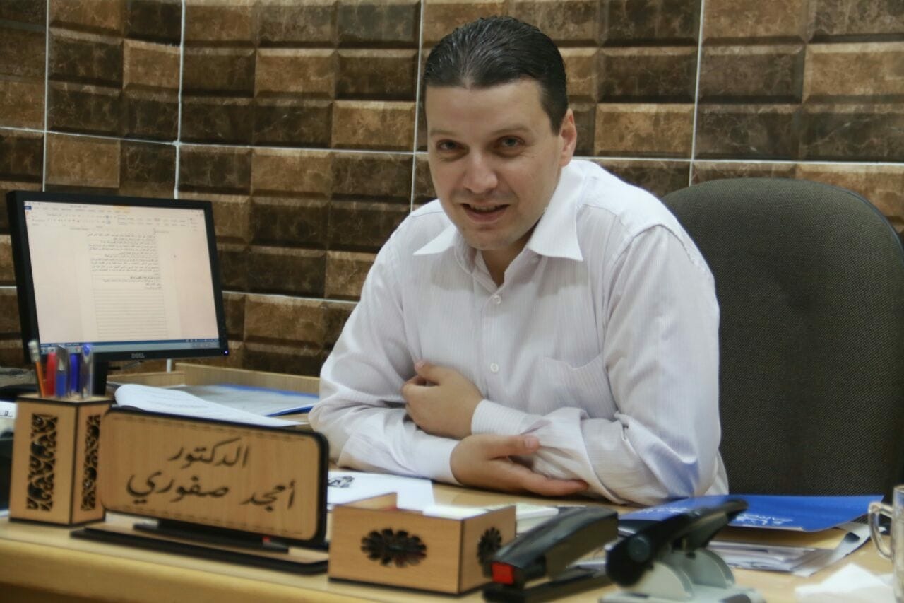 الدكتور الصفوري عميد كلية الصحافة والاعلام في جامعة الزرقاء.