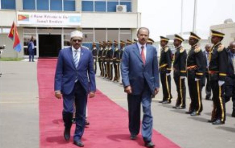 رئيس إريتريا يصل مقديشو في زيارة رسميّة... بعد مقاطعة 20عام