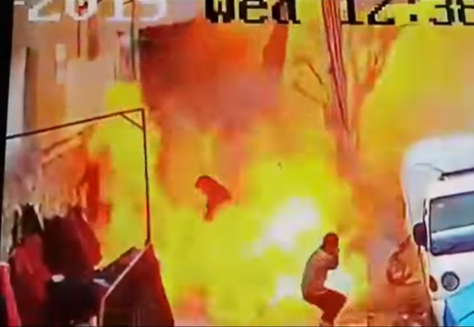 شاهد بالفيديو لحظة التفجير الانتحاري في منبج السورية