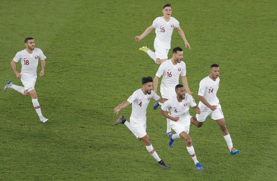 قطر تتأهل للمرة الاولى لنصف نهائي آسيا .