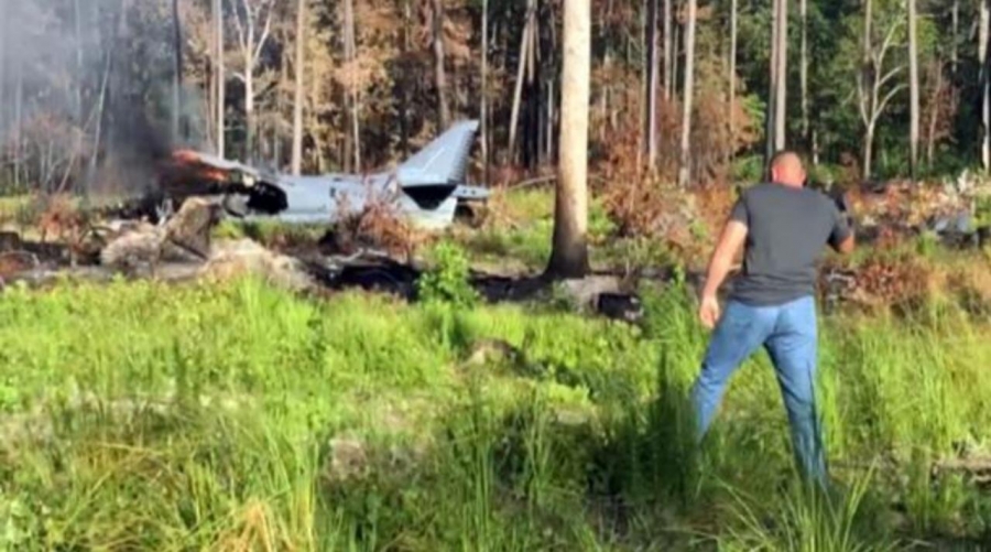 تحطم طائرة للبحرية الأمريكية في ولاية كارولينا الشمالية...صور