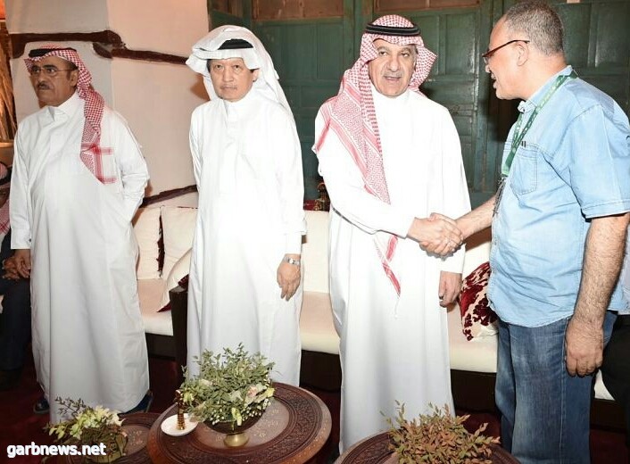 وزير الإعلام السعودي  يقيم مأدبة إفطار للإعلاميين المشاركين في تغطية القمم الثلاث بجدة