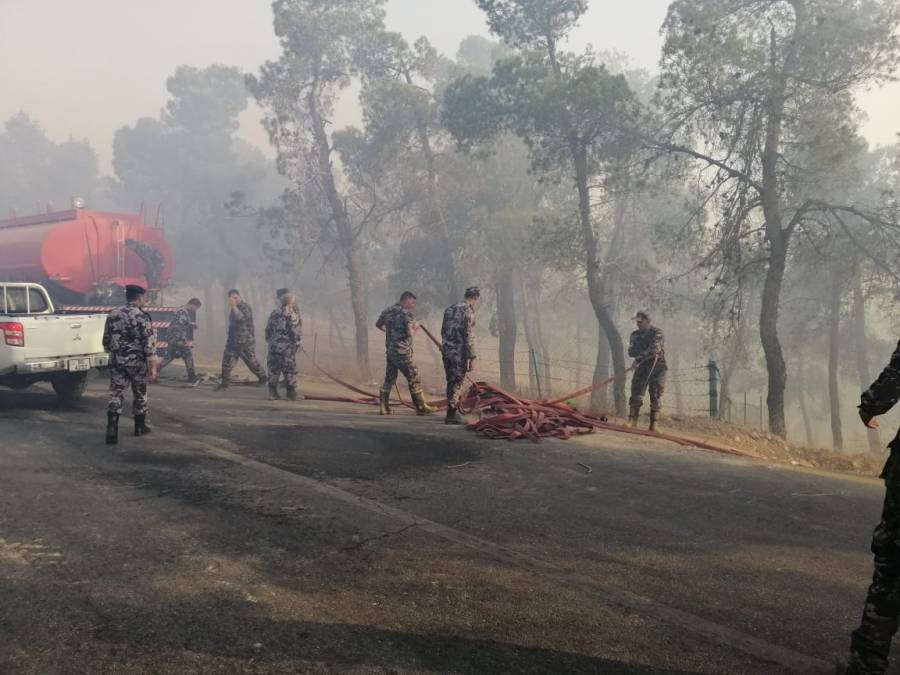 الدفاع المدني: عمليات اخماد حريق ثغرة عصفور لا زالت مستمرة... صور