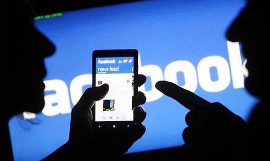 محاضرة عن الجرائم الإلكترونية ومخاطر وسائل التواصل الاجتماعي في جمعية الشهيد الزيود