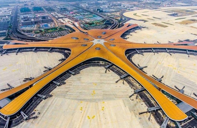 انتهاء العمل في مطار بكين.. صالة سفر بحجم 140 ملعب كرة قدم