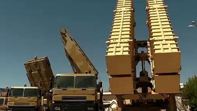 طهران تكشف عن منظومة صاروخية جديدة للدفاع الجوي