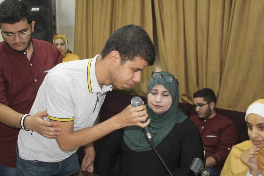 نادي الشعلة للمكفوفين يكرم الطلبة المكفوفين المتفوقين في الثانوية العامة... صور