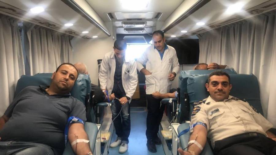 الجمارك الأردنية تنظم حملة للتبرع بالدم.. صور