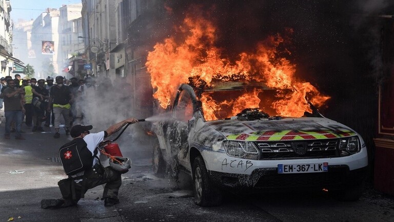 الشرطة الفرنسية تعتقل 89 متظاهرا من محتجي السترات الصفراء