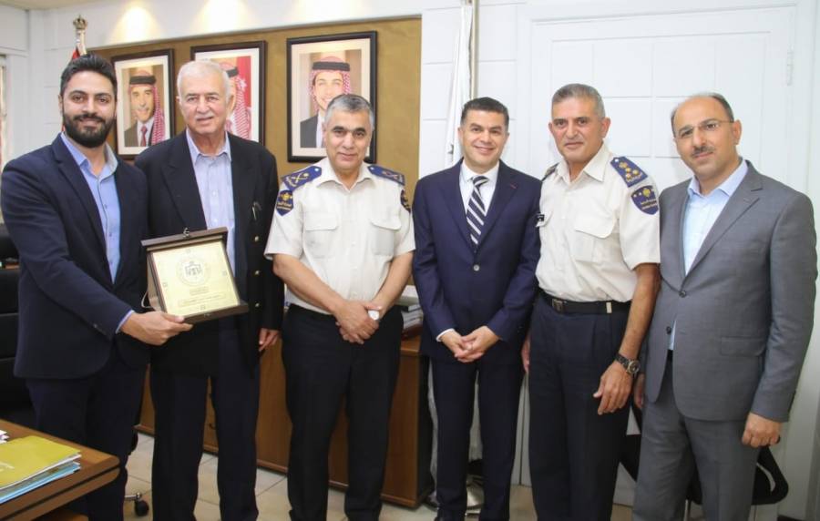 الجمارك تدرج شركة أبو شقرة ضمن القائمة الذهبية