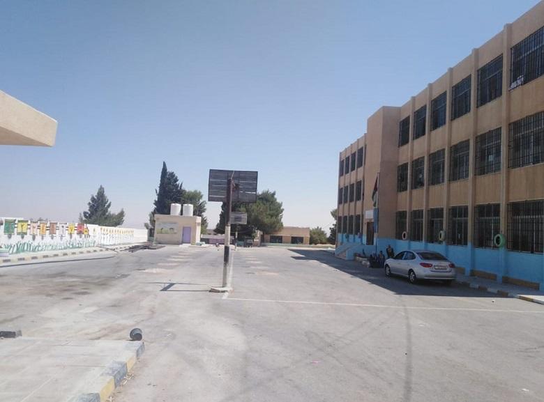 الرزاز يلتقي نقيب المعلمين اليوم والاضراب يدخل اسبوعه الثاني!