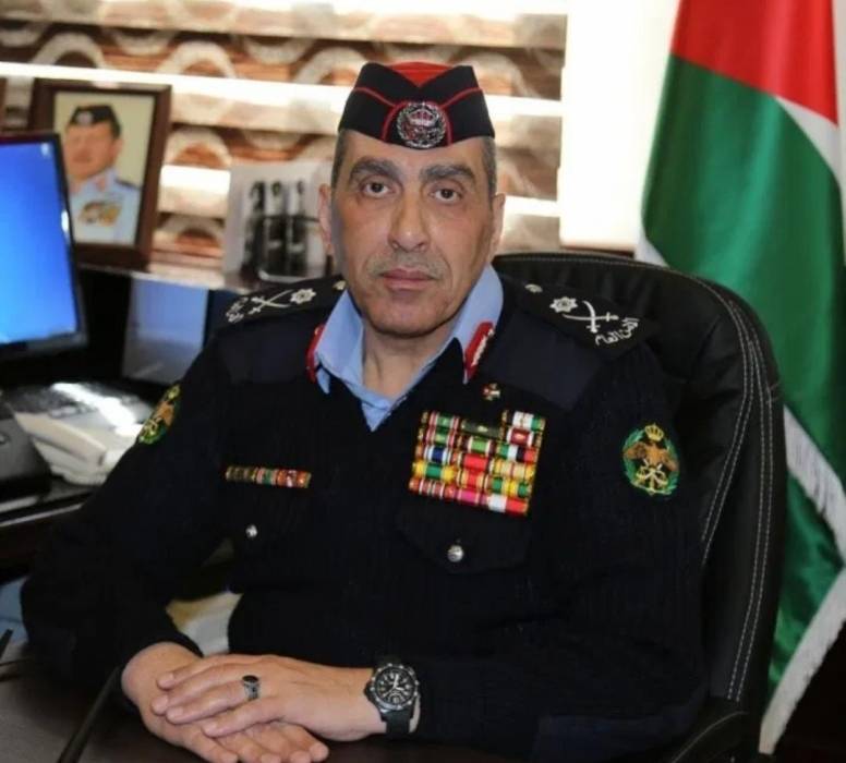 الحمود : يستجيب لمناشدة مواطنة عبر اتصال... فيديو