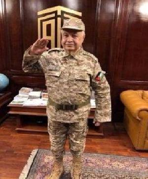 ضاحي خلفان يرد على طلال ابو غزالة حول توقعه بحدوث ازمة اقتصادية في دبي