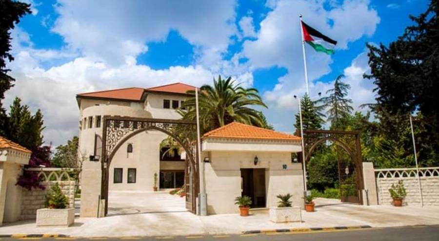 عاجل.. إحالة موظفين حكوميين إلى التقاعد اسماء 