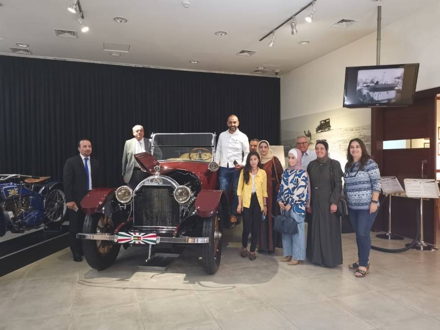 وفد صحفي من نقابة الصحفيين في إقليم الشمال يزور متحفي السيارات والدبابات الملكي
