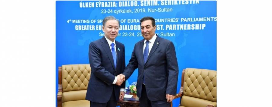 الطراونة يلتقي نظيره الكازاخستاني ووعود بفتح خط شحن جوي خلال عشرة أيام