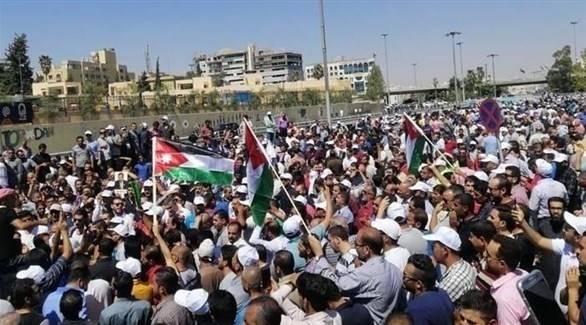 وقفة احتجاجية اعتراضا على نقل معلمات تعسفياً في ماركا