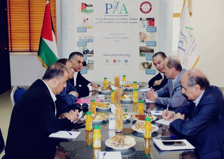 نقيب الممرضين: اتفاقية مع جمعية المستشفيات الخاصة لحل قضايا الممرضين