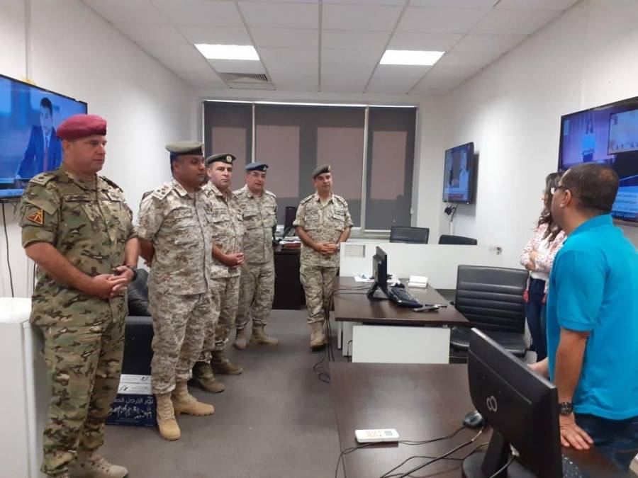 ضباط من القوات المسلحة يزورون مجموعة الراية الإعلامية