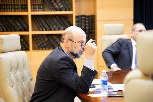 الرزاز: تأسف الحكومة لأي حدث انتقص من كرامة المعلمين