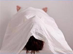 الامن يحقق بعد العثور على جثة فتاة بجانب احد المنازل في المفرق