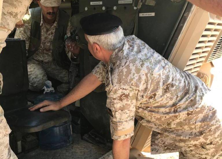 شاهد بالصور اللواء الحنيطي يتابع  تدريب  لاحدى سرايا كتيبة الحسين بن عبدالله الثاني