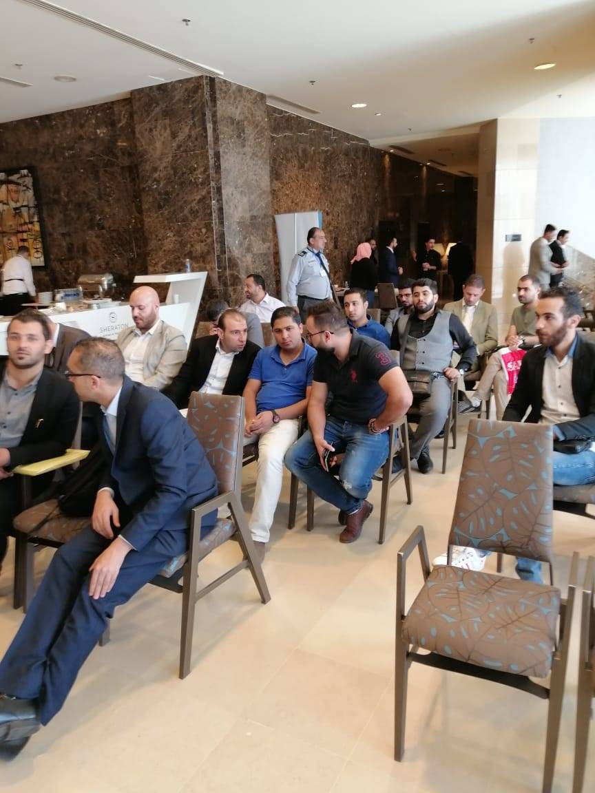 العمل : السير بإجراءات تعيين 200 اردني في القطاع الصحي  لدى دولة قطر و50 في قطاع كهرباء السيارات بدولة الامارات