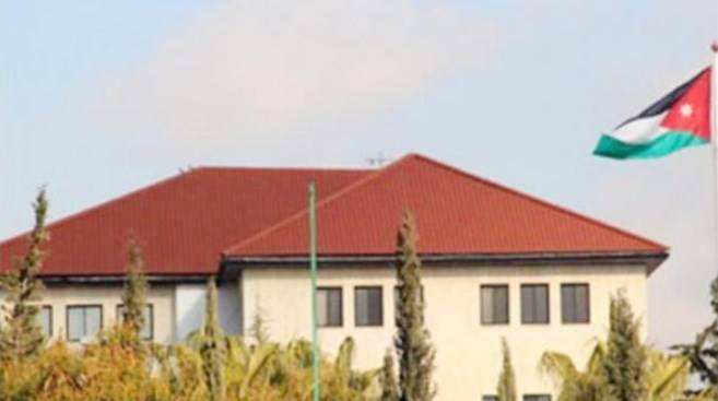 الحكومة توضح حقيقة تعيين شقيقة وزير براتب ٣٦٠٠ دينار... وثيقة