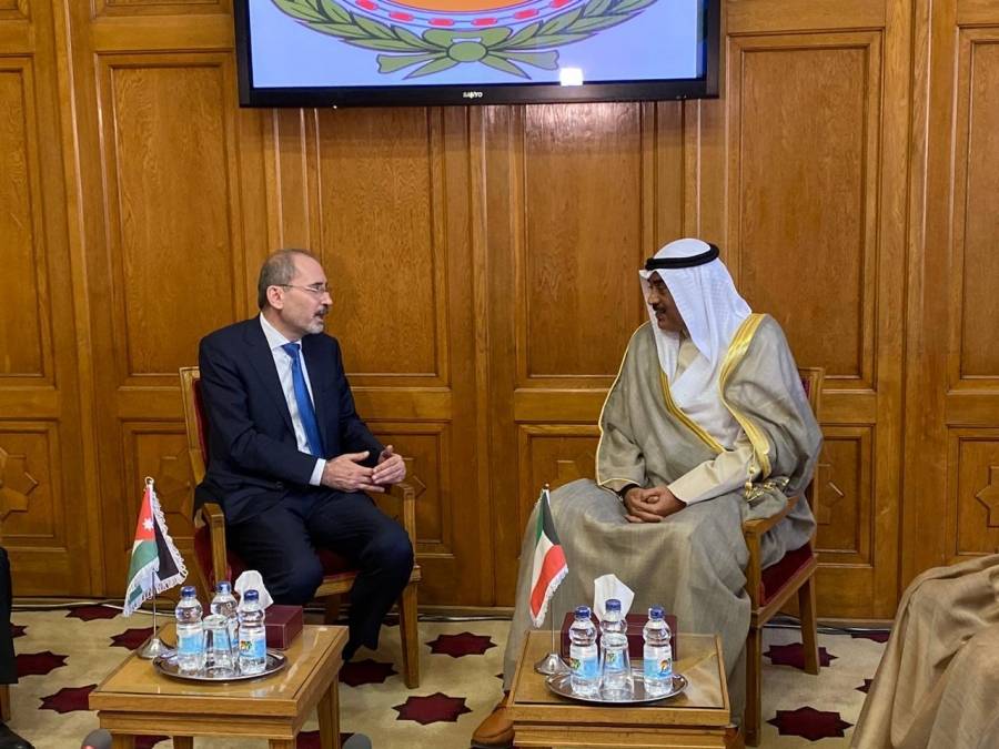 الصفدي يجري  محادثات مع الشيخ الصباح وزير الخارجية الكويتي  في القاهرة