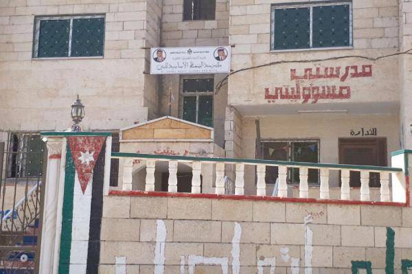 إخلاء مدرسة مستأجرة بسبب التصدعات